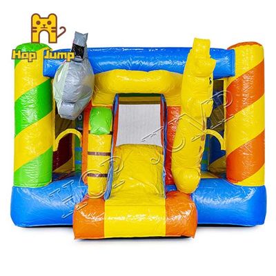 I bambini variopinti di salto della Camera di rimbalzo gonfiabile rimbalzante del castello della giraffa rimbalzano la Camera